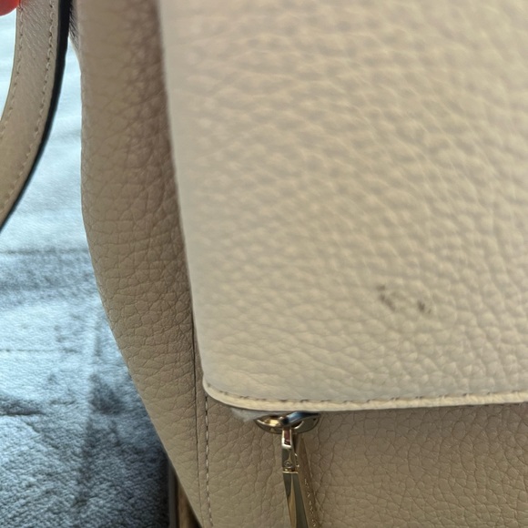 Kate Spade leather bag. shoulder strap and cross body strap. great summer bag - Picture 3 of 9